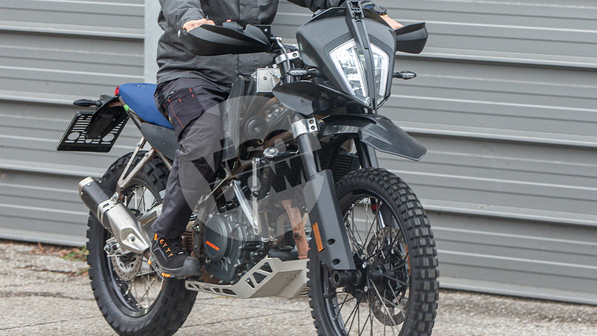 390-Enduro-Visordown-Spyshot 